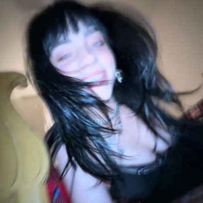 photos, videos, GIFS and rares of Billie Eilish