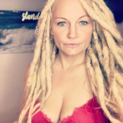 JulieEmbers's profile picture. Author