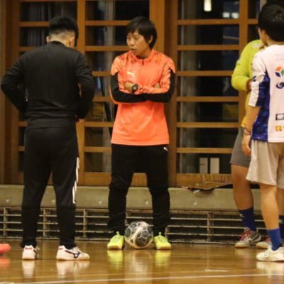 ALKTUD2NNm6fKyF's profile picture. 沖縄県⚽️フットサル⚽️県1部リーグ⚽️コレオス⚽️監督兼選手⚽️サッカーC級コーチ⚽️フットサルC級コーチ⚽️フットボールを通して、『いい選手』を育成したい⚽️前十字靭帯損傷１回 内側半月板損傷2回⚽️怪我に負けず、フットサル勉強中の40代フットサラー⚽️中年でも熱く楽しむ⚽️沖縄県フットサル向上