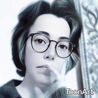 in_tess's profile picture. Lecturer (she/her) English literature & culture at a German university, here privately with two cats;
Long Covid patient,
politely fed up with our dystopia 💚