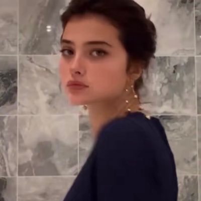 مختصر الكلام أبلغ #فا_الحمدالله دائماً وأبداً { هنا لا أغرد عن شخصيتي ، هي فقط خواطر تُكتب } كوب قهوى ، ومطر ..
