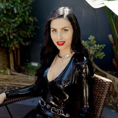 𝑭𝒐𝒓𝒎𝒆𝒓 𝑫𝒐𝒎𝒊𝒏𝒂𝒕𝒓𝒊𝒙 | Mentor of Feminine Dominance in Life & Business | Founder of @theDommeAcademy | CEO of MISTRESS MINDSET™