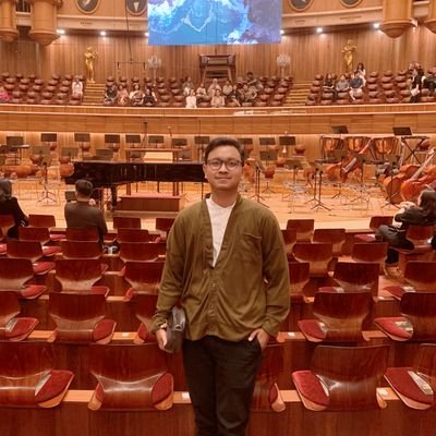 royanArizqi's profile picture. YNWA