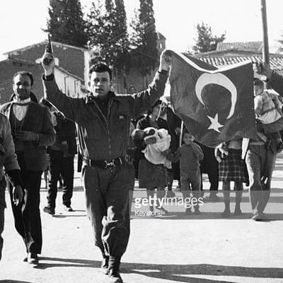 grklmt's profile picture. Μητρός τε και πατρός και των άλλων προγόνων απάντων τιμιώτερον εστί η Πατρίς.