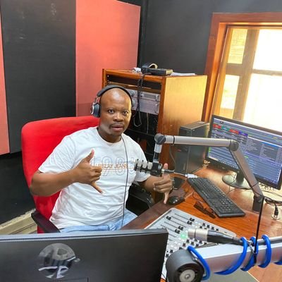 Sunday Sounds
on Tshwane  FM 93.6 from 12pm to 3pm Sundays

Your next door MC.
bookings: daddyt223@gmail.com