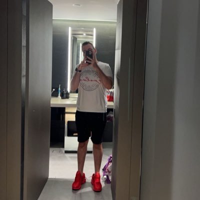 biguy_bris's profile picture. 