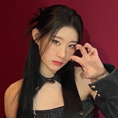i really love chaeryeong 🦊 saw itzy in nyc and twice in nyc and nj!! ✨ multistan (mostly gg’s) but itzy ULT 💜 (18+)