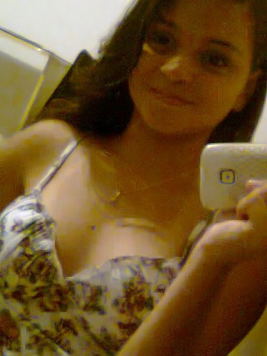 ↪ ♓P.I.S.C.I.A.N.A↩.  Não ligo que me olhem da cabeça aos pés..porque nunca farão minha cabeça e nunca chegarão aos meus pés.