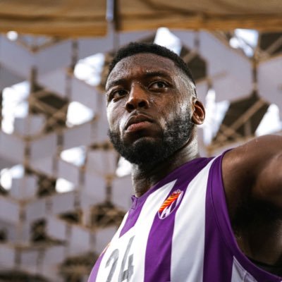 Professional basketball player #Nigerian Keep God First!!! 🇦🇷🇯🇵🇨🇱🇹🇷🇪🇸🇳🇱🏀 IG:Lo_tunechi.