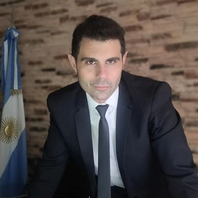 Especializado en Derecho Constitucional y DDHH, en Derecho Antártico y en Derecho Ambiental y de los RRNN. Vpdte. AIDCA.  Presidente Grupo Crea Legal