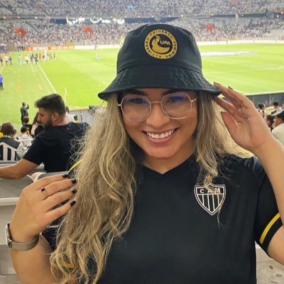 amo o galo, choro por tudo e as vezes apareço por aqui