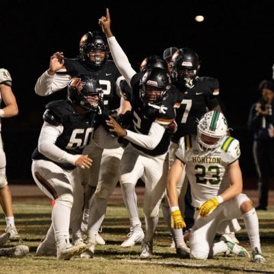 Desert Edge High School 🦂/ Class of 2024/ 5’11” 260Lbs/ 🏈 Offensive Line #60 Varsity 5A Region First Team Offense 📱 (602) 668-4438 Cortinap86@gmail.com