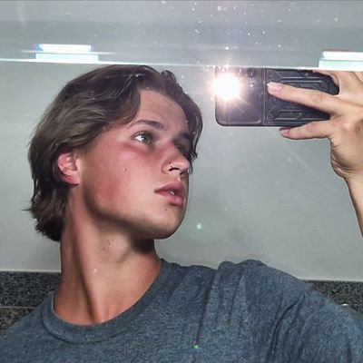 JohnnyBoiii18's profile picture. 27 y/o. American 🇺🇸/ Polish 🇵🇱.
 FOLLOW ME ON IG ⬇️