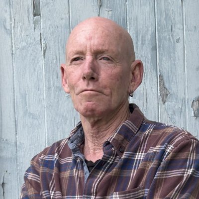 pmctosh's profile picture. eccentric non-conformist,