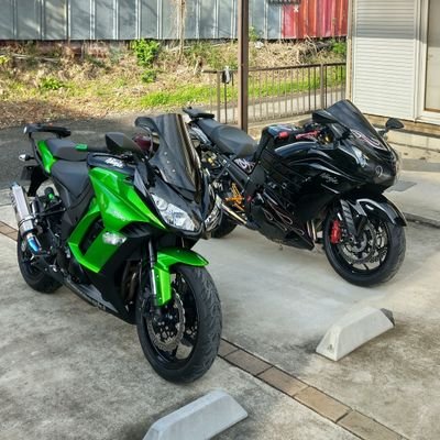 ns50f NS-1 CB400 ZZR400 X-4 ｺﾞｰﾙﾄﾞｳｲﾝｸﾞ ｽｶｲｳｪｲﾌﾞ CB1300 CB1100
ZZR1100で GSX1300R隼からのボルドールでZX-14Rと忍1000⤴️
昭和生まれのおっさんです✋
よろしくお願いします🙇