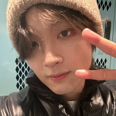 peinsmoinu's profile picture. she/her 21