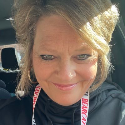 Assistant to Coach Satt🏈♥️UC football🖤UCgrad👵🏻Sj’s grandma♥️loves Jesus, Droop, the Murray boys and our camper♥️Fam First💯 Bearcat for life♥️🖤