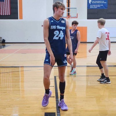 6'1 155 lbs Senior Smithville HS 3.66 GPA Uncommitted PG/SG. Open to all opportunities to play at the next level. DM is always open. mjzerl13@yahoo.com