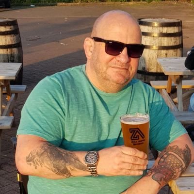 Ex Semi Pro rugby player, now paraplegic...but still active! Big fan of Bath & Cornish Pirates...but football wise, also a big fan of Spurs. Also love shooting