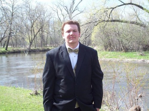 Dshmell24's profile picture. 