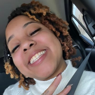 uluvc0rnbred's profile picture. it ain’t perfect but everything’s beautiful now. 🌻🌈