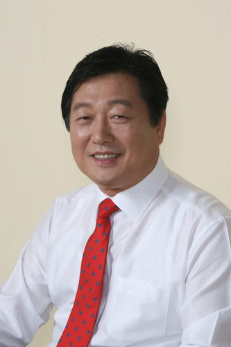 빛고을 광주에 사는 19살 20살 아들 딸을 키우는 아빠입니다.
행복한 대한민국을 만들어 나갔으면 합니다.