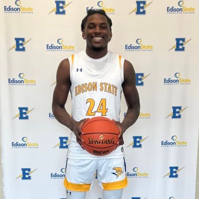 COMBO GUARD 🏀 || Fresh.|| |6’2||Edison State CC|| 3.1 GPA seancaldwell23@icloud.com (513)252-7501