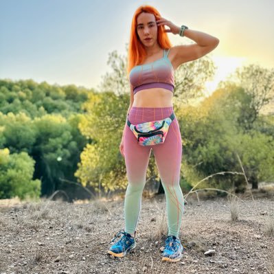 I piss & you PAY 🤑Girls only pee page 🥥 Piss Brat turning my golden nectar into currency. 🚽💦