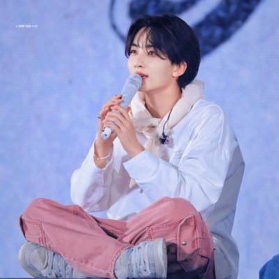 ahr_jh1004's profile picture. Jeonghan👼Woozi🍚💎充電してあげるよ🔌