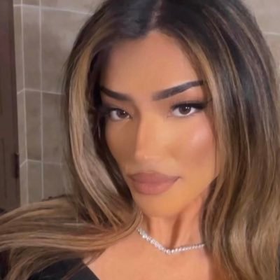 fqayum_'s profile picture. just for shits and giggles 🤷🏻‍♀️