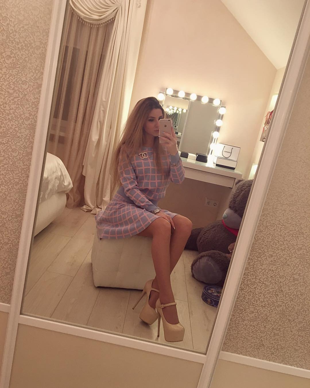 BombF31238's profile picture. I like beans and swords