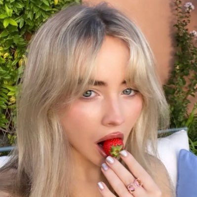 w4connor_'s profile picture. loki variant and obsessed with tarot 🎴