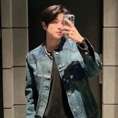 Dearmochaa_'s profile picture. JUAL MERCH KPOP OFFICIAL | JASA CETAK ACRYLIC CAHOL & KEYCAN kalau ada yang mau di tanyak , boleh langsung DM💌 aja hihi😍😚