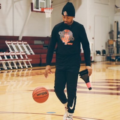 Founder of Ball4️⃣Purpose | Player Development Coach🏀 | Assistant Varsity Basketball Coach at Wheaton Academy🛡️| Luke 12:48 🙏🏽