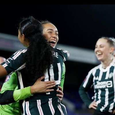 aliceeeebeth's profile picture. she/they. from the river to the sea. I'm acting like a fucking baby // I'm really not that happy being me.