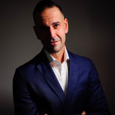 Ingeniero en Informática 💻Hacking y Ciberseguridad. Conferenciante y Colaborador de medios. 📺 DJ 🎧 Autor de