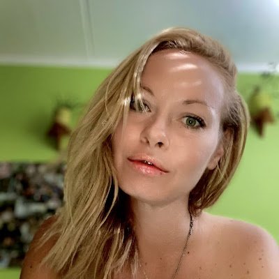 VeronikaMa92225 Profile Picture