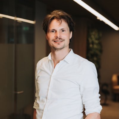 Schreef 'Wij zijn ons lichaam' @amboanthos | Doet bij ESPRIT onderzoek naar Filosofie in de context van Lichaam, Beweging & Sport @erasmusuni
