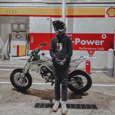 aldiansyahx's profile picture. i like food and her