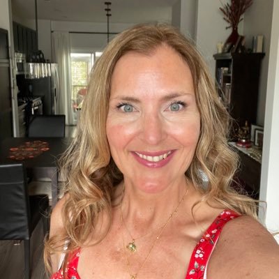 Writer, teacher, avid reader, traveler, 💕animals, Buddhist, food & wine lover. Fully vaxxed, Pro-choice, LGTBQ+ ally🌈 Coffee addict☕ 🚫DMs #bluecrew