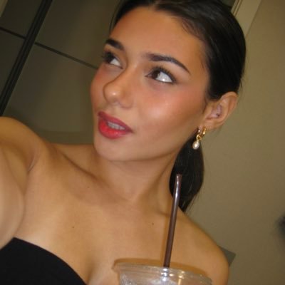 Chloe_UGC's profile picture. UGC content creator for all niches✨ video editor🪷Making viral content Ad's for any business and niche.🫧Email me 🫧 opaltigerassistance@gmail.com