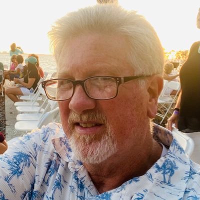 Follows Jesus, happily married 41 years, loves Family, Patriot, USAF veteran, retired LE, country boy from Rives MO.