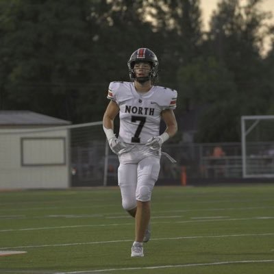 North Salem HS ‘24 | WR/DB | 5’ 10” 176 lbs | #7 | 3.96 gpa | 6A 2nd team All State 🏈 & track | 78 ⭐️⭐️ @247sports |@AlphafootballOR |walker.pierce15@gmail.com