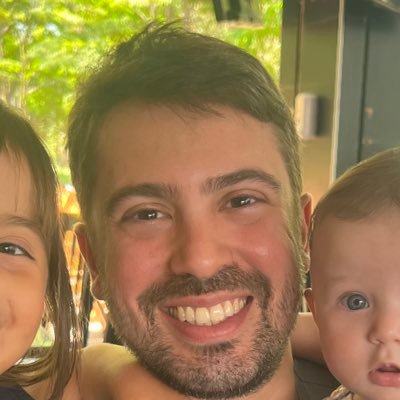 Apaixonado por futebol, sou analista de sistemas nas horas vagas!