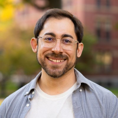 Head of R&D @Kensho and lecturer at @MIT, teaching NLP and ML.
Enjoys ⛰ challenging #hikes and 🌲 #woodworking
Prev: @Harvard, @BrownCSDept