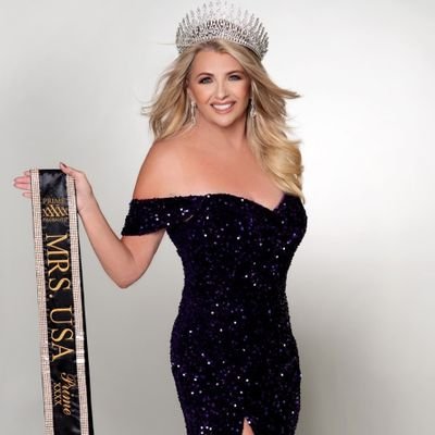 1GOALDIGGER's profile picture. Happily married to Terry Bown & Mother of 4.  Survivor of my past and Implementor of my future.  MAGA BSU FB bleed blue