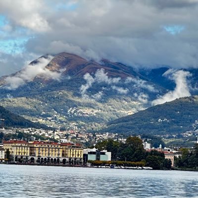 almaani_m's profile picture. إستتشاري طب طوارئ وعناية مركزة أسعى لخلق بيئة تدريبية مميزة لأطبائي المتدربين تغريداتي تمثلني بشكل شخصي لك الحق في رفضها أو نقدها