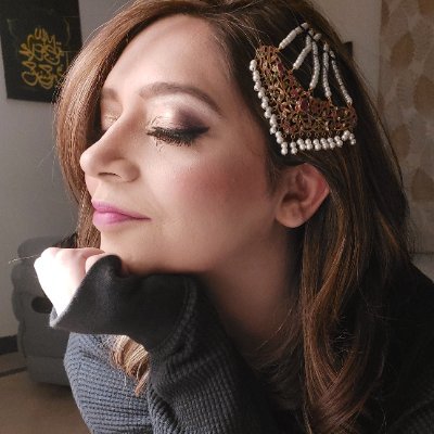 MahaJay6's profile picture. Insert superficial, over-dramatic, exaggerated adjectives about self. Ahem, no. More than that.