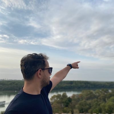 cedii07's profile picture. Celladıma gülümserken çektirdiğim son resmin arkasındaki satırlar |  @bilisimio | Software Eng | Instructor