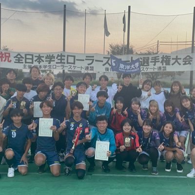 ✨部員全員が未経験者スタート✨ 私達は「ローラーホッケー」という競技を中心に週2.3で男女一緒に活動しています🌟どなたでも大歓迎です!文化部出身の部員や2年生から始めた部員、2部の部員もいます🙆♂️見学はいつでも可能です!興味を持った方は気軽に質問箱・DM来てください!#春から東洋 #東洋大学ローラースケート部